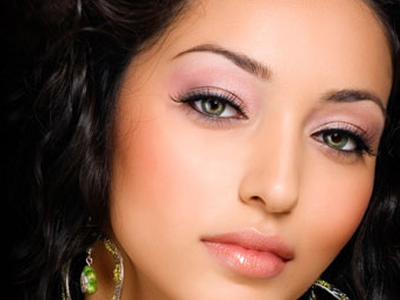 Ασημί μεταλλική σκιά για extreme εμφάνιση